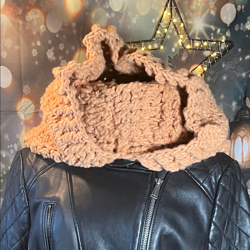 🧣Left Hook Artisan™ Super Cowl Hood — Ultra-Chunky Fleece Yarn — Camel — M/L / J